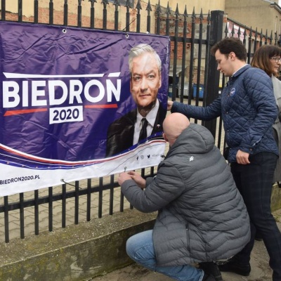 Pierwszy baner Roberta Biedronia w Radomiu